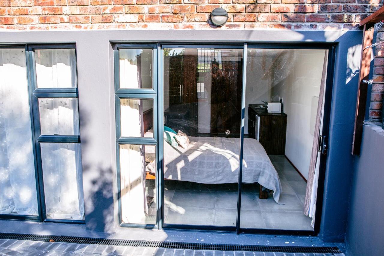 Peaceful 1-Bedroom Flatlet, 10 Min From The Beach Kaapstad Buitenkant foto