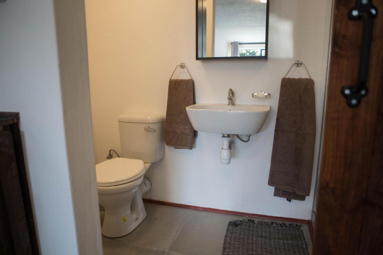 Peaceful 1-Bedroom Flatlet, 10 Min From The Beach Kaapstad Buitenkant foto